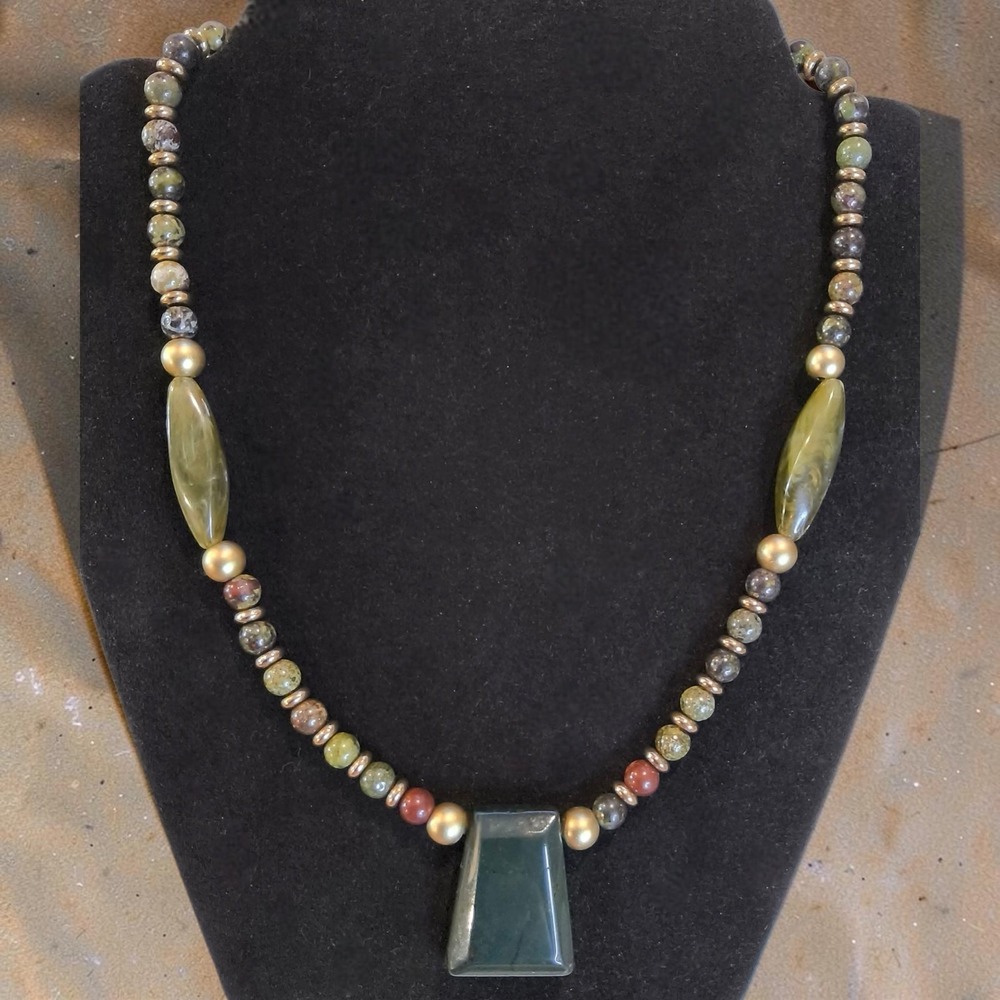 Vintage Bloodstone Dragon Jasper Serpentine Gemstone Pendant Necklace 20"